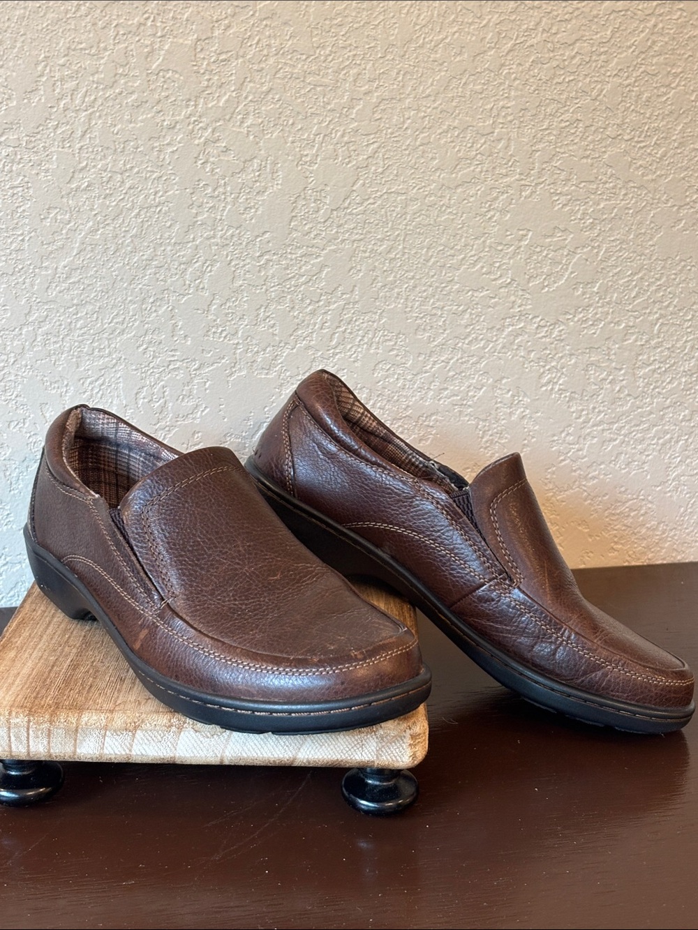 Eastland Brown Leather Slip-On Loafers for Women’s 8